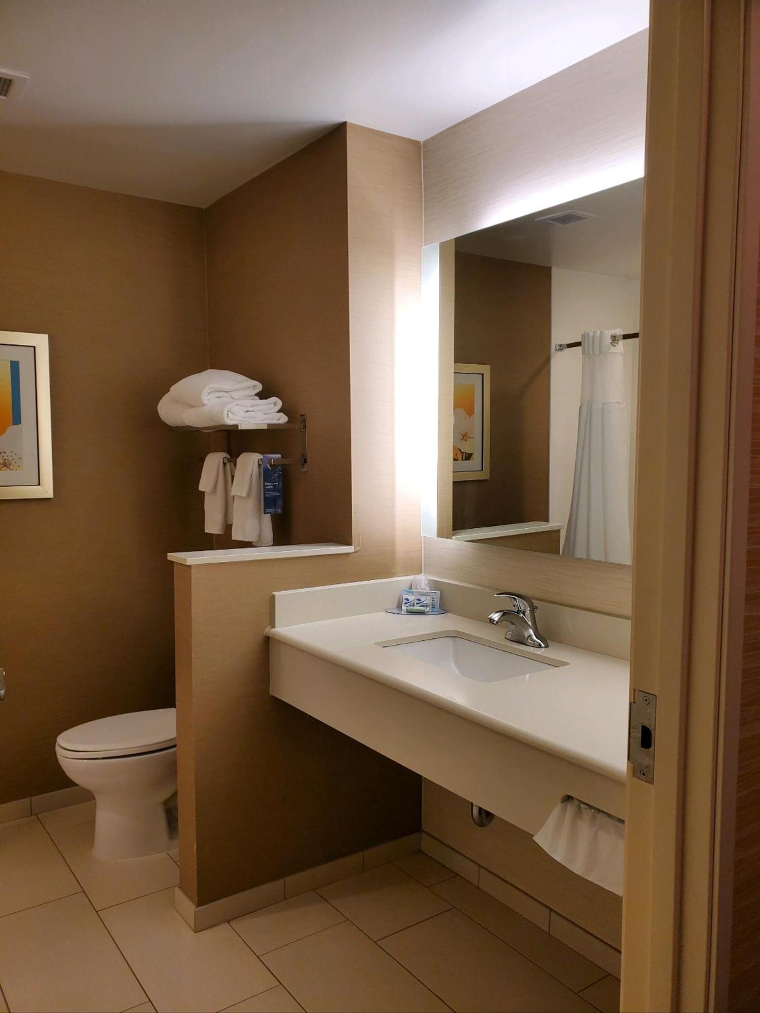 Fairfield Inn & Suites By Marriott Belle Vernon Buitenkant foto
