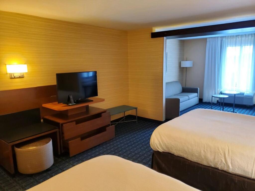 Fairfield Inn & Suites By Marriott Belle Vernon Buitenkant foto