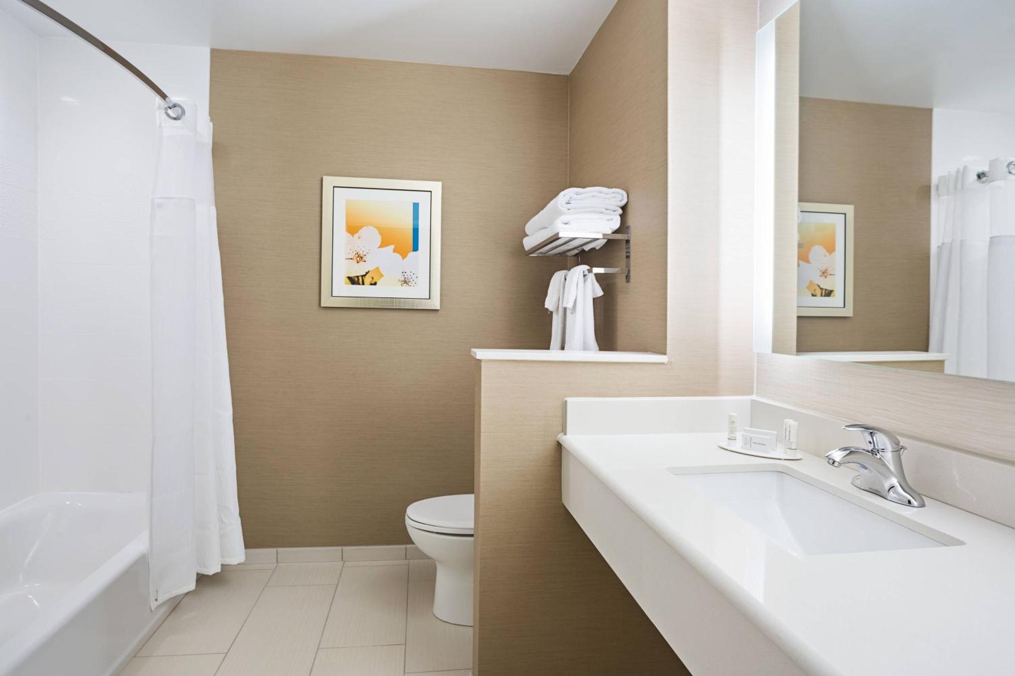 Fairfield Inn & Suites By Marriott Belle Vernon Buitenkant foto